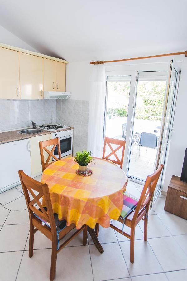 Apartmani Males Rogoznica  Esterno foto